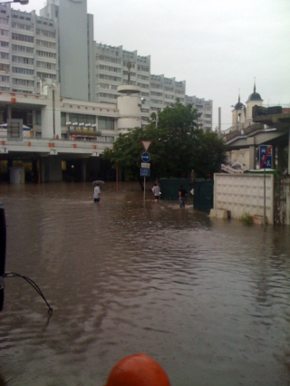 А из нашего окна уж Немига не видна...